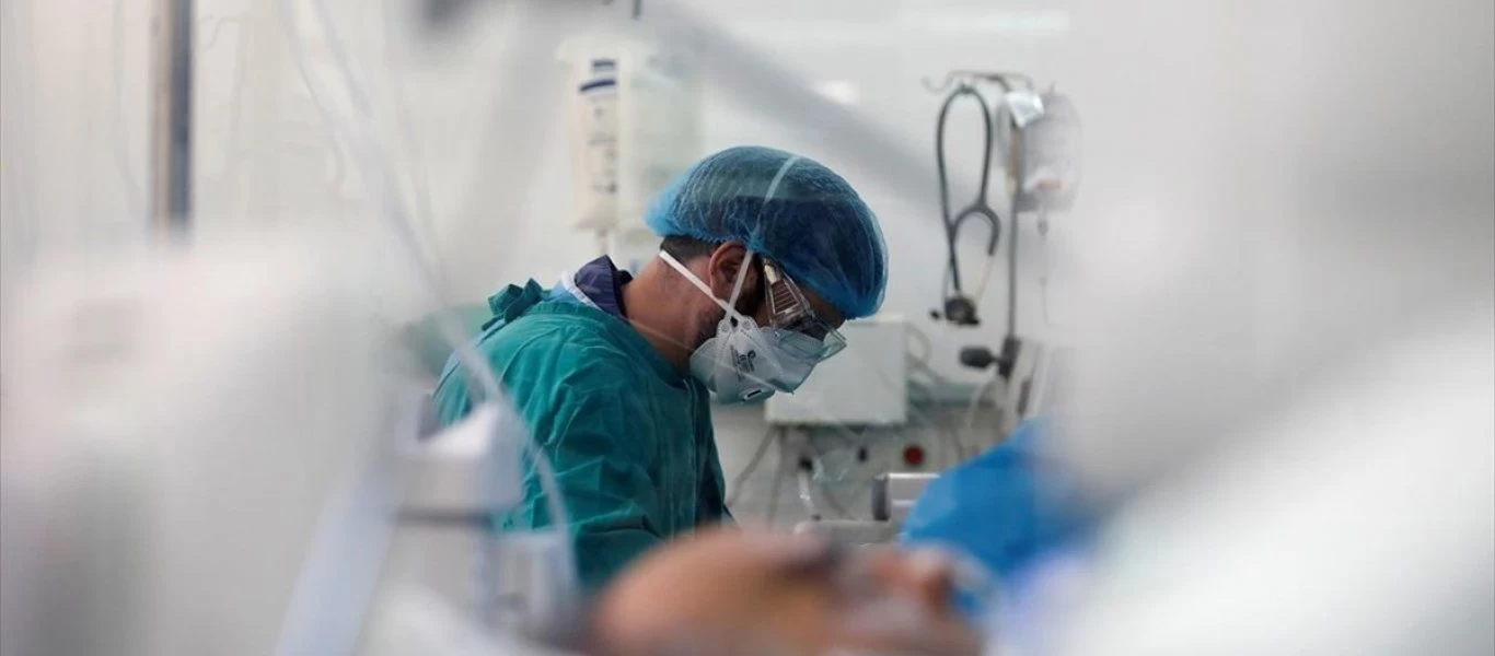 Σκωτία: 28χρονη πλήρως εμβολιασμένη πέθανε με κορωνοϊό - Μητέρα τριών παιδιών